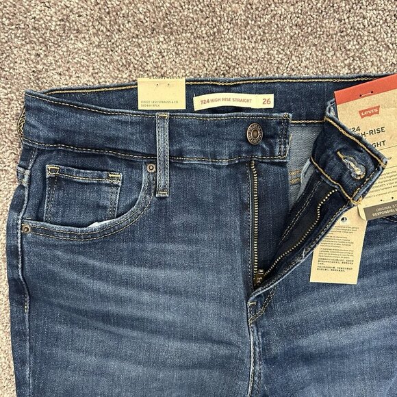 Levi's Women's 724 Straight Jeans Size 26 x 32 Blue Distressed High Rise NWT $69 - Picture 7 of 16